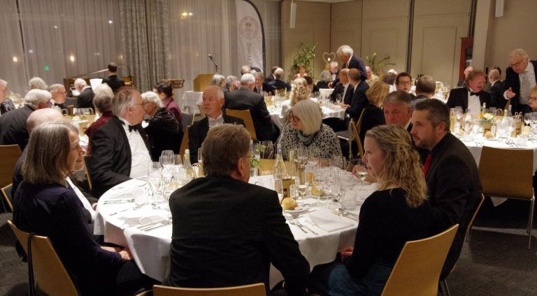 Rund 100 Gäste feierten mit der Schenkenberg-Loge ihre 100-jährige Gemeinschaft und ihr Engagement.